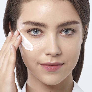 Renergie Lift Multi-Action SPF 15 Day Cream